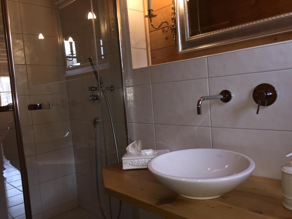 Ferienwohnung Romantik Im Roten Haus Füssen Exterior foto